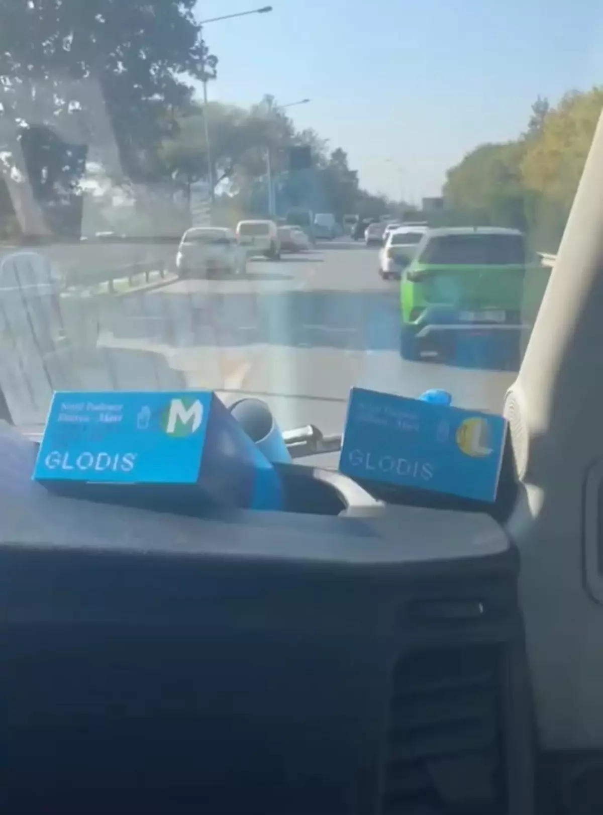 Ambulansa Fermuar Düzeniyle Yol Verildi
