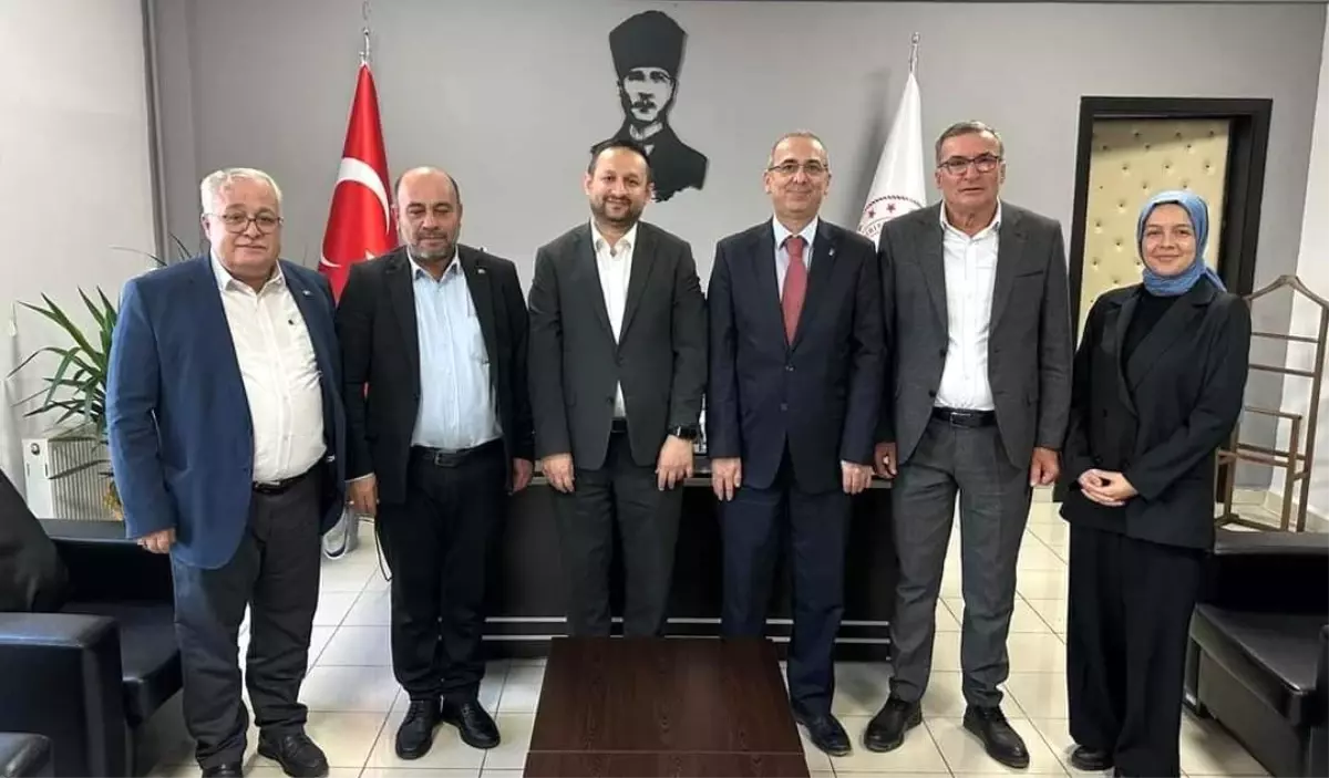 AK Parti’den sağlık müdürüne ziyaret