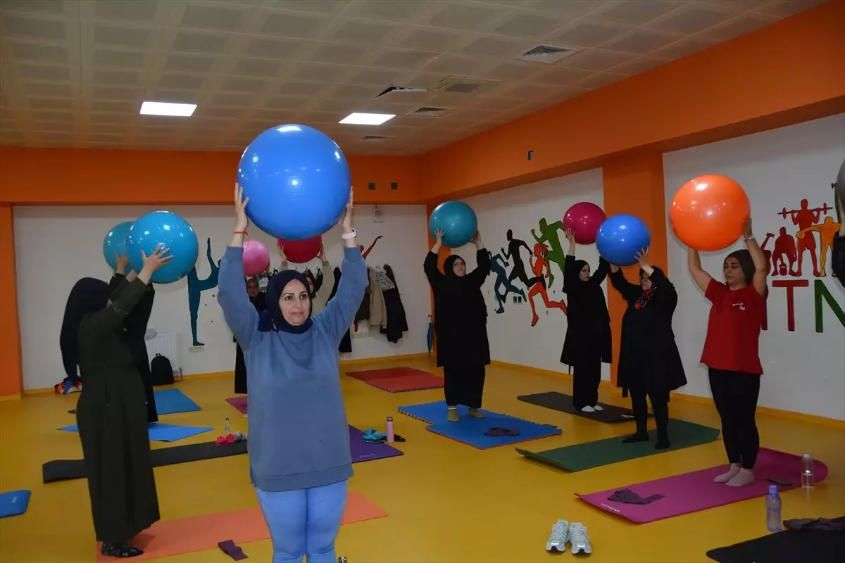 Bitlis’te Ücretsiz Pilates Kursu Kadınların İlgisini Çekiyor