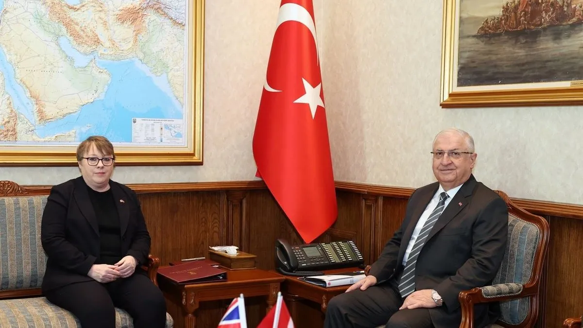 Milli Savunma Bakanı Yaşar Güler Birleşik Krallık Savunma Tedarik ile bir araya geldi