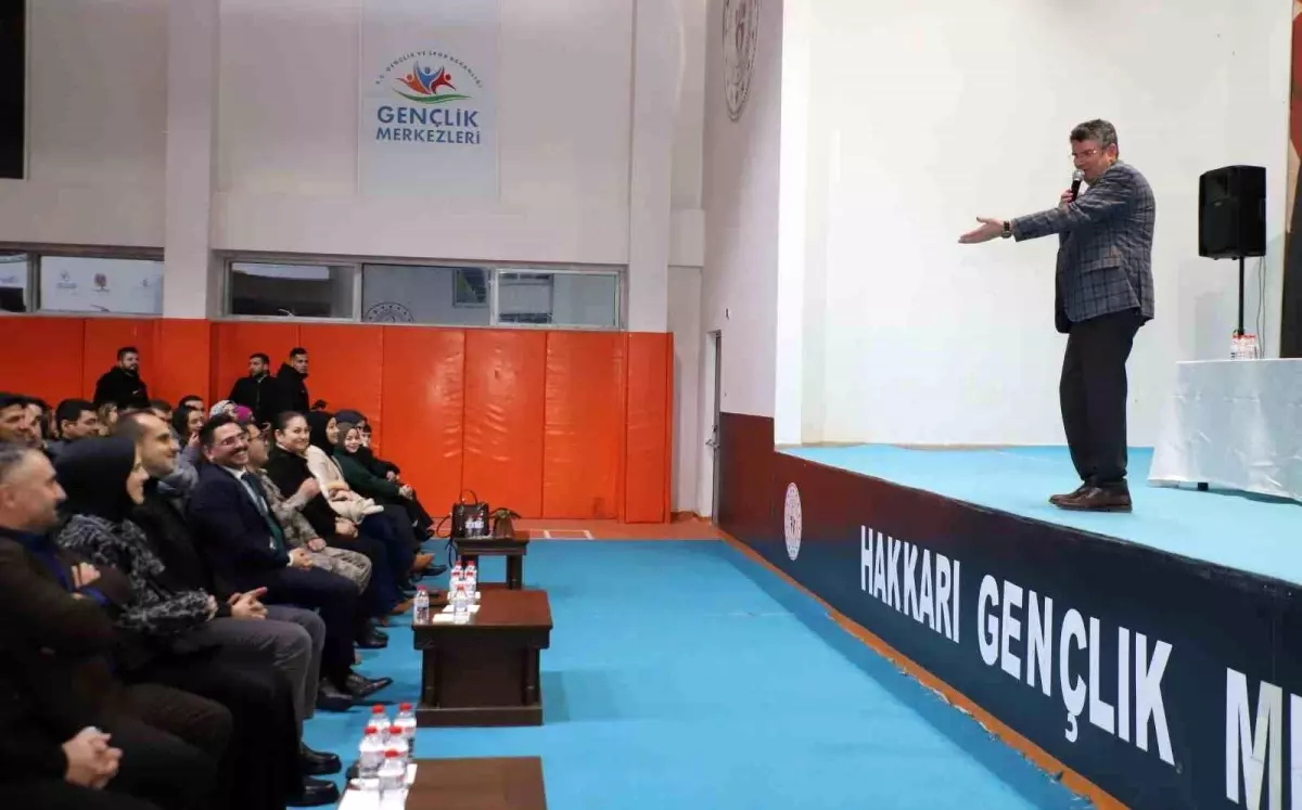 Alişan Kapaklıkaya, Hakkari’de Aile Huzuru Sohbetleri Düzenledi