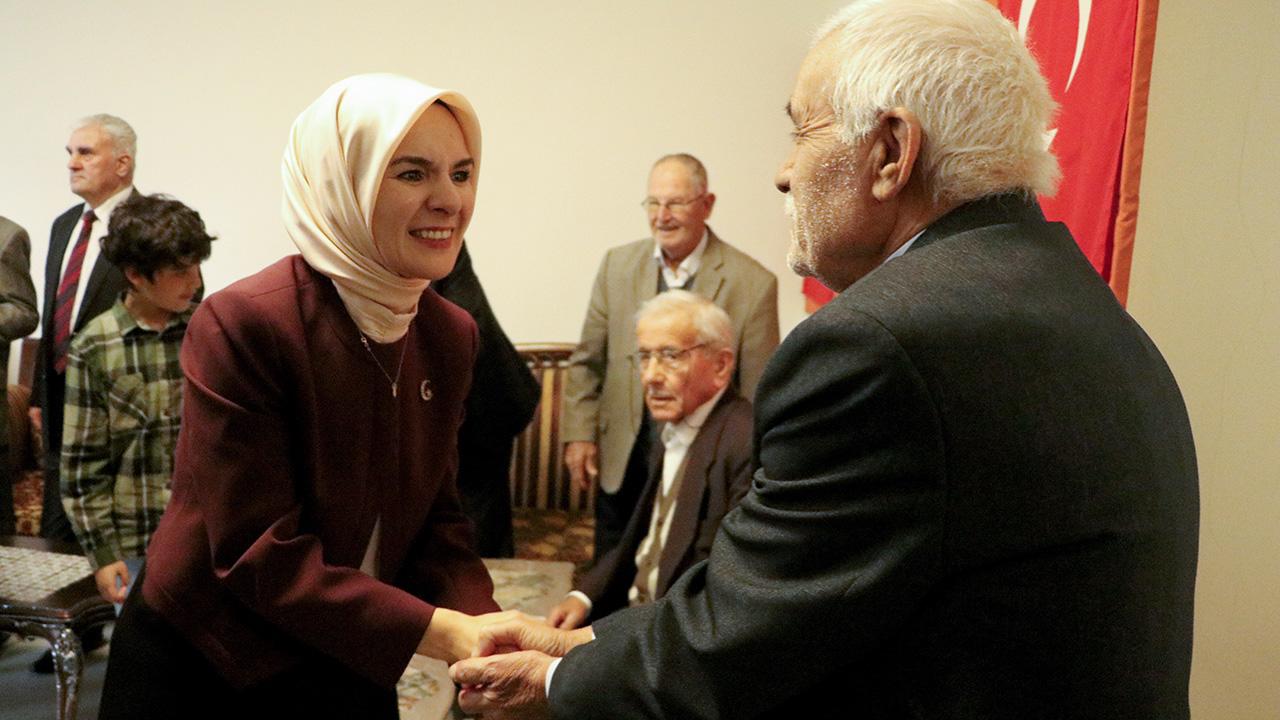 Bakan Göktaş, Tekirdağ’da huzurevi sakinlerini ziyaret etti